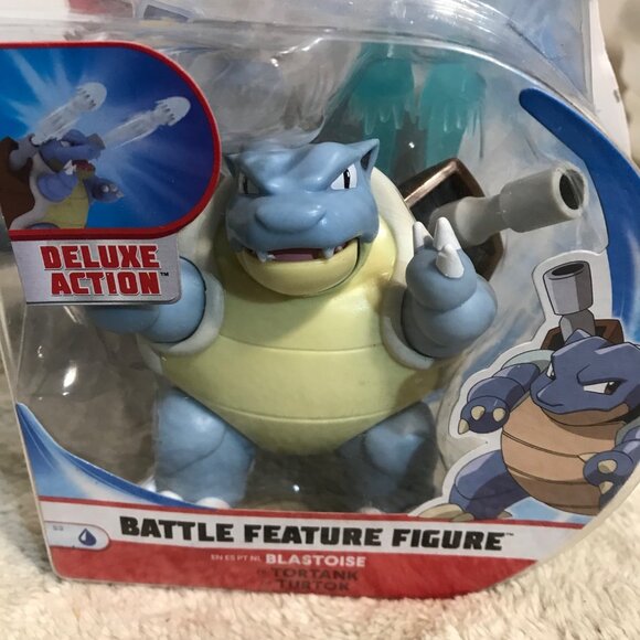 Pokemon Blastoise Battle Figure With Deluxe Action New Box Damaged - Picture 2 of 6